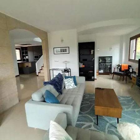 Agradable Casa Con Chimenea En *